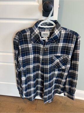 Men’s Field & Stream Navy and White Plaid Button-Down Shirt-Size Small